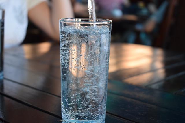 Three Healthy Reasons for Drinking More Water